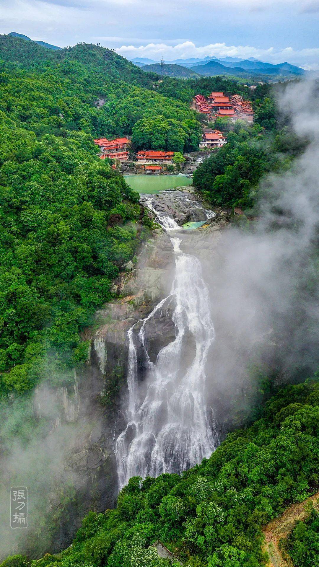 九鲤湖：散落在峡谷深处的山水画