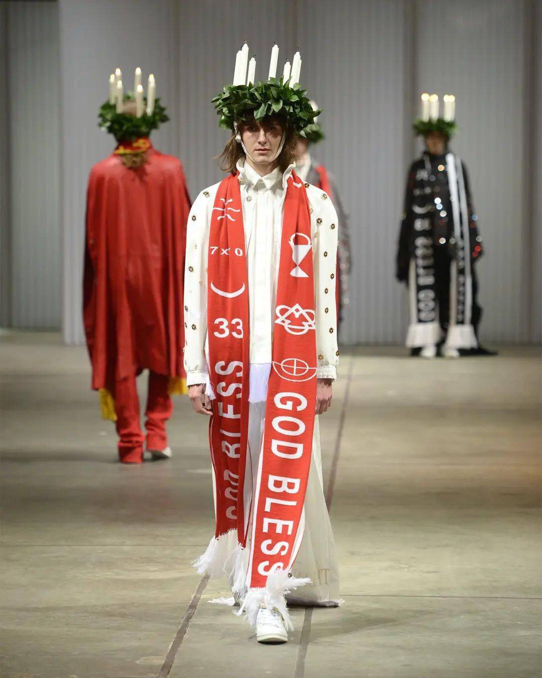 秋冬流行2223夸张字母粗线针织灵活多元的针织围巾