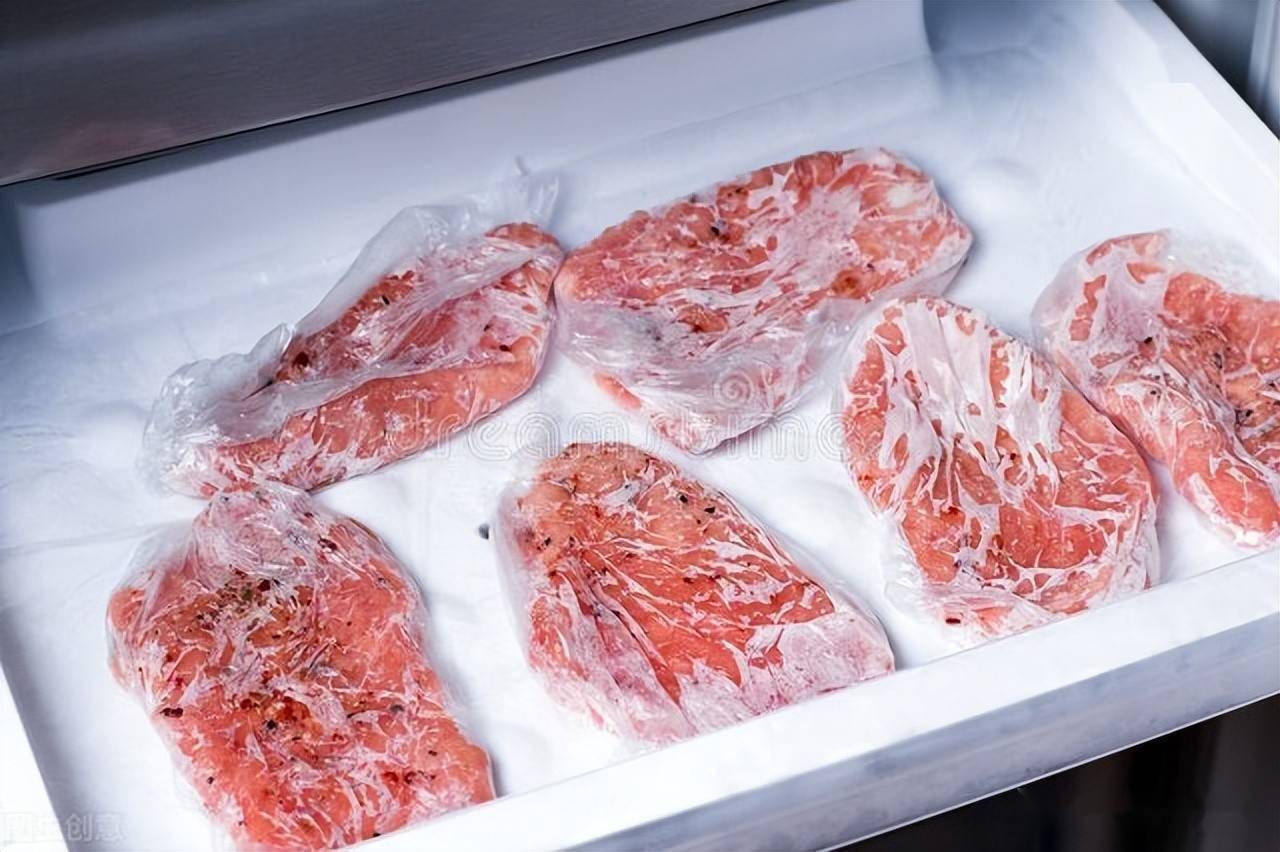 化解冷冻肉要不要用水泡肉店老板教我一招解冻猪肉又快又新鲜