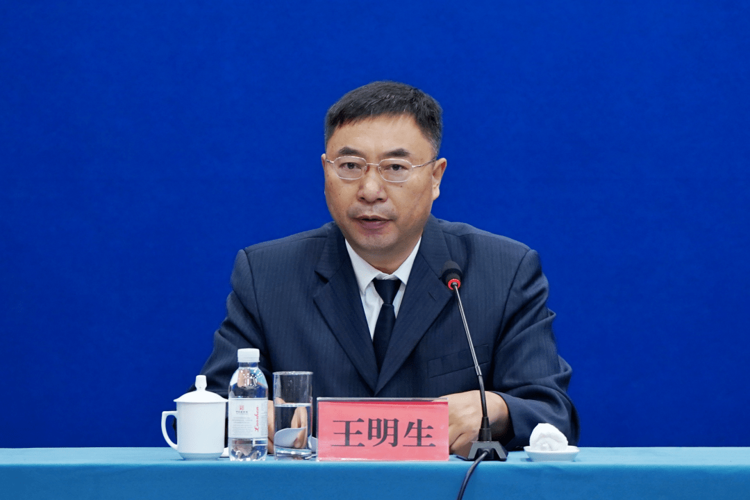 市退役军人局副局级领导干部 王明生王明生:今年"八一"建军节期间