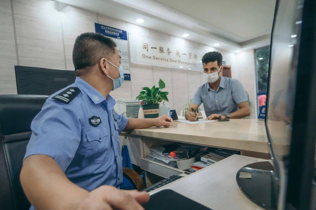 武汉警方以“洪山经验”推进打造30个涉外警务室_服务_武珞_人员