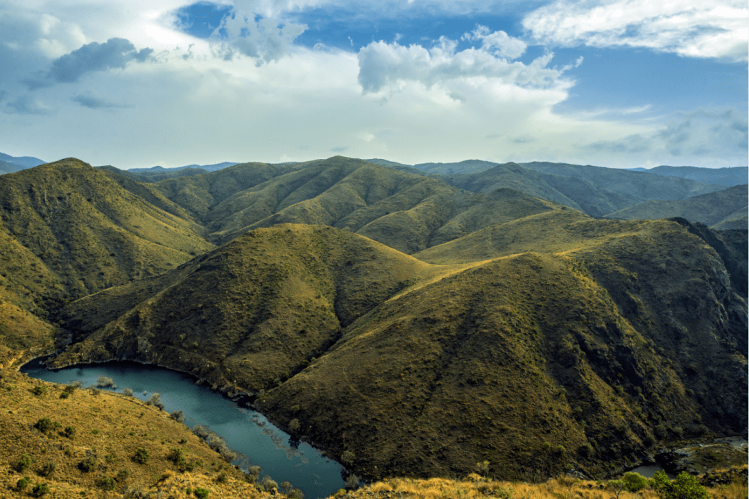 沙特一副叹为观止的自然美景