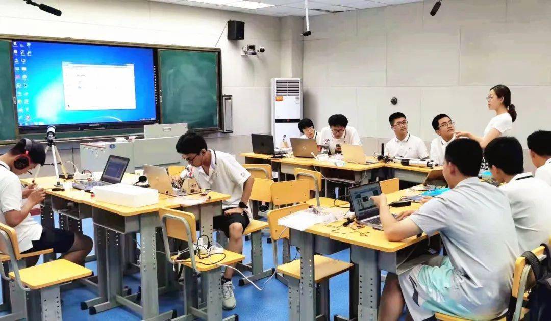 暑假季 | 长清一中开展创新创客等暑期系列活动
