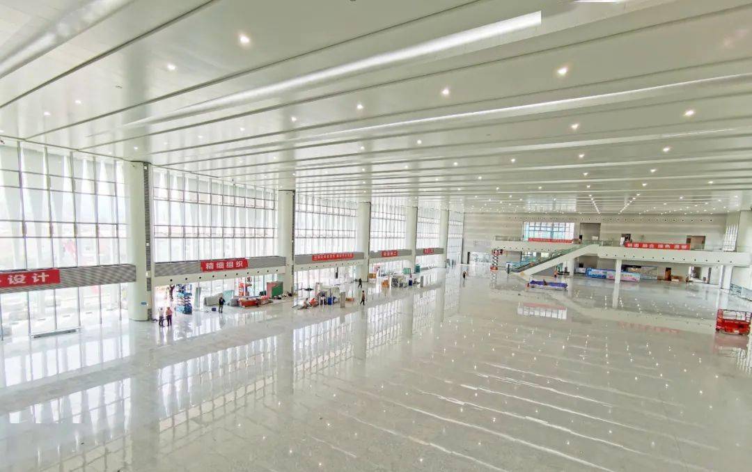 合杭高铁湖杭段从既有湖州站引出,经湖州市南太湖新区,吴兴区,德清县