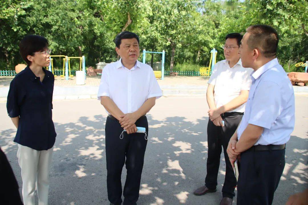 市领导张莉,王勇强,尹延涛,潮泉镇党委书记刘文涛,镇