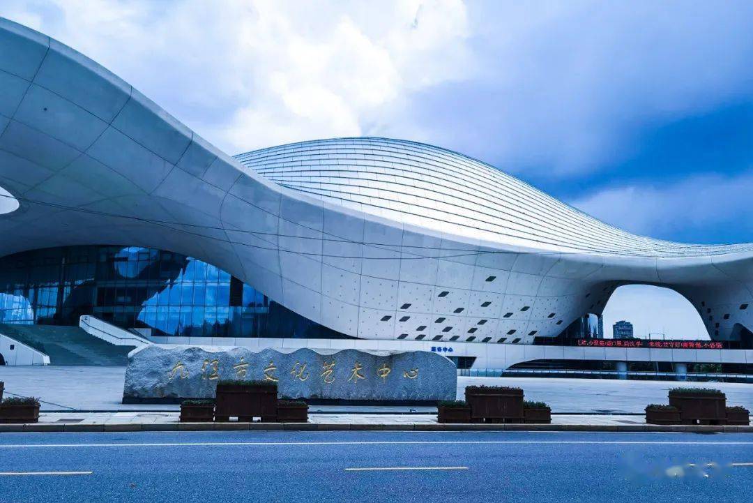 九江市文化艺术中心从八里湖看艺术中心湖中小岛白鹭的栖息地往 期 回