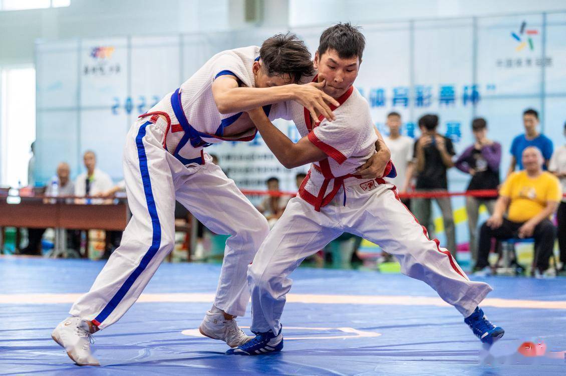 内蒙古自治区青少年(中学生)中国式摔跤锦标赛开赛_丁根厚_呼和浩特市