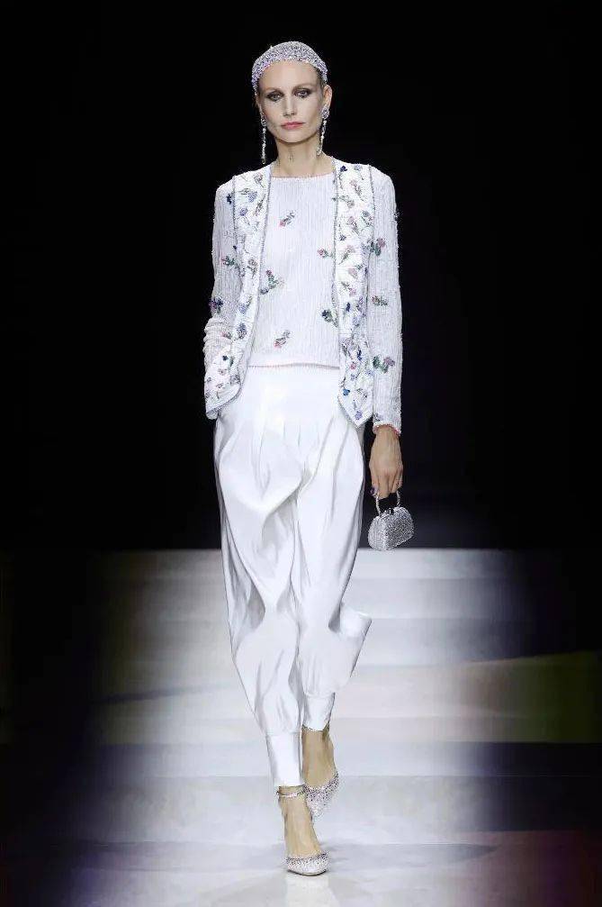 giorgio armani (阿玛尼) 2022秋冬高级定制系列_银河_礼服_色彩