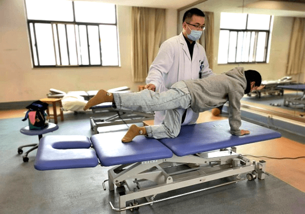 【九院公告】暑期青少年脊柱侧弯训练营招募,不让孩子错过最佳治疗期!