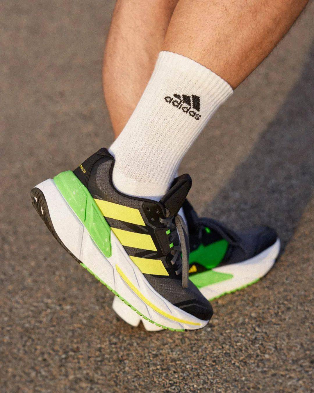 穿什么跑碳板跑鞋砍掉后跟难道这就是大迫杰快乐鞋