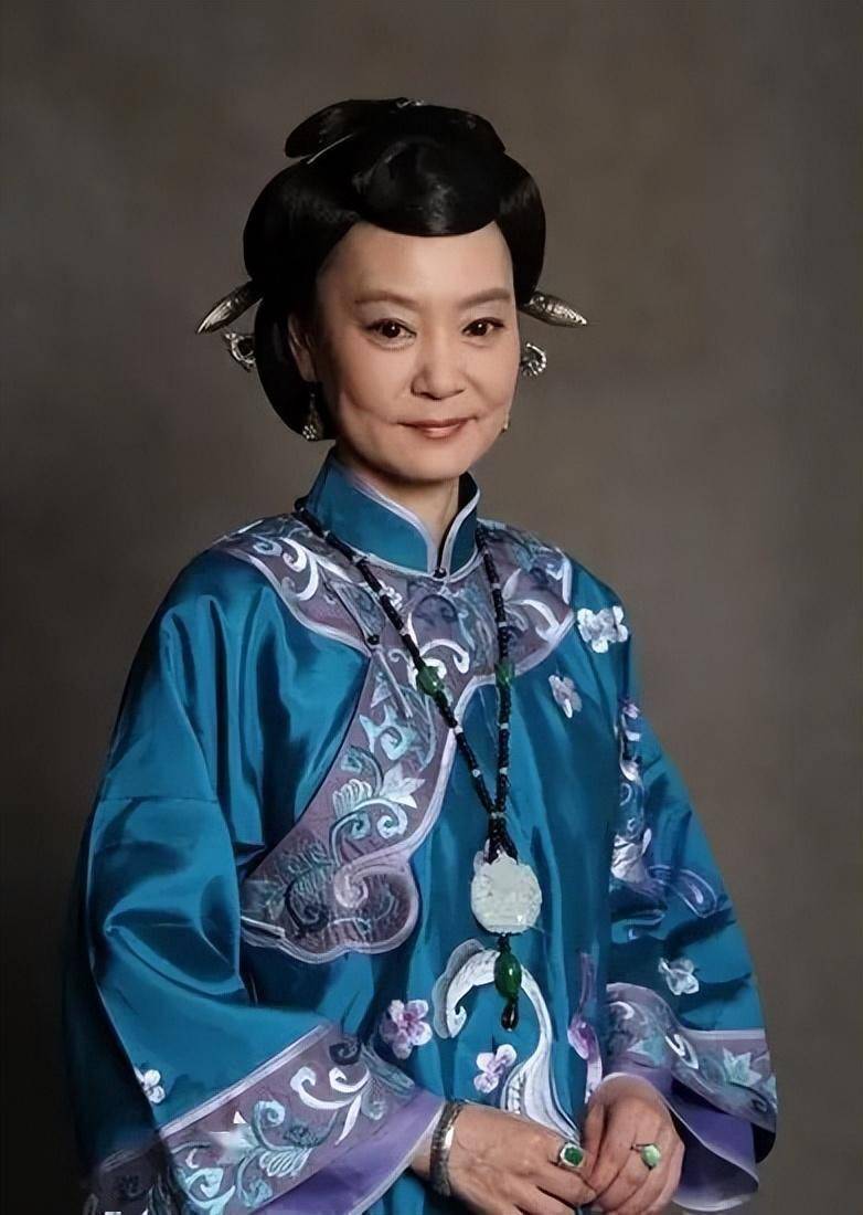 7位"苦相脸"女星:有人戏路受限,有人情路坎坷_刘雪华_张碧_华晨宇