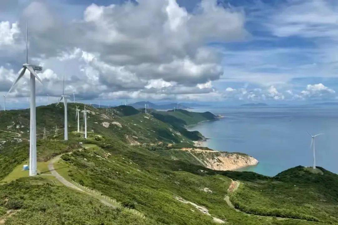跟着电影打卡上川岛风车海鲜渔港浮潜赶海包车环岛这里全都有可露营