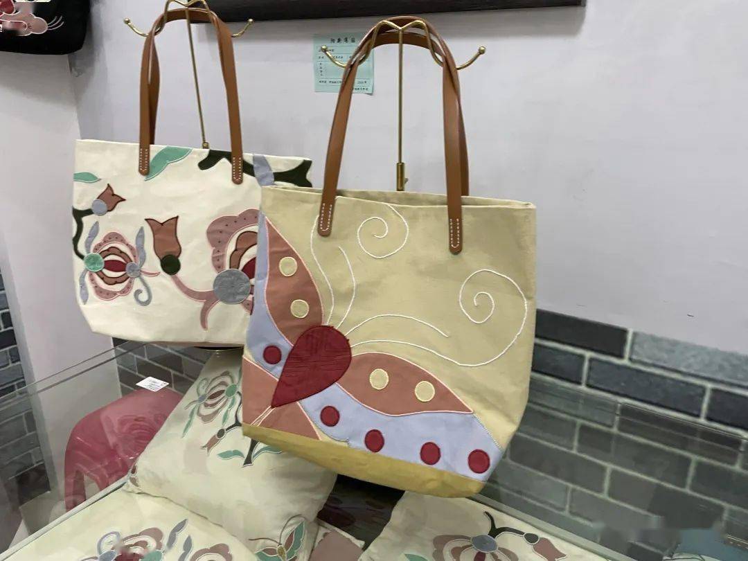 【三下乡】人物篇 | 胡芳:布贴文化,与时俱进_阳新_设计_色彩