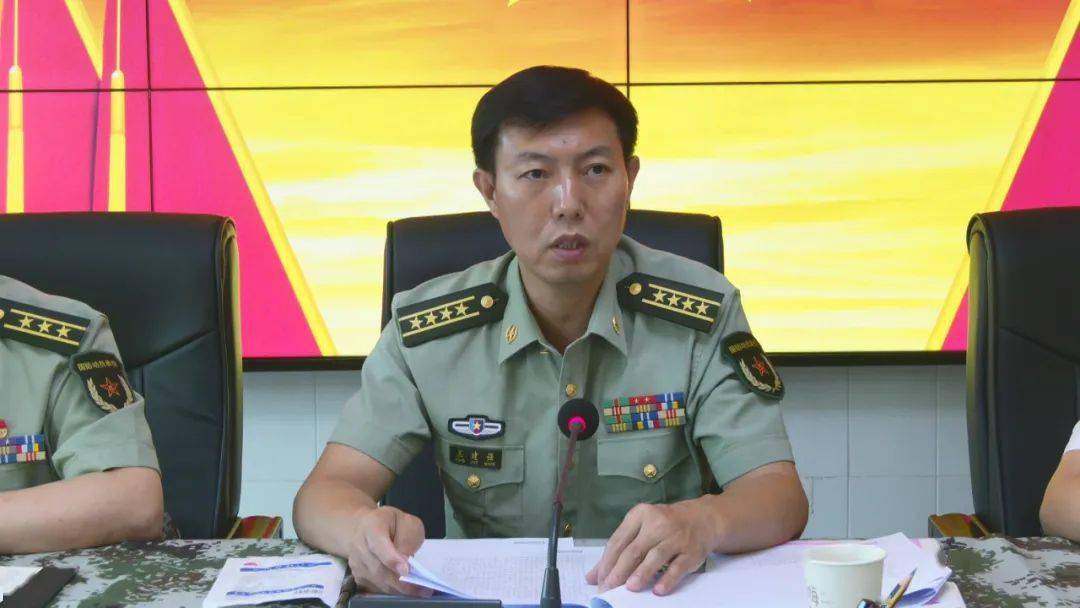 中共蕲春县人民武装部委员会委员,书记