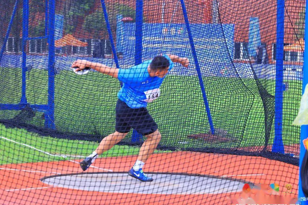 同博捷一起学体育小知识铁饼