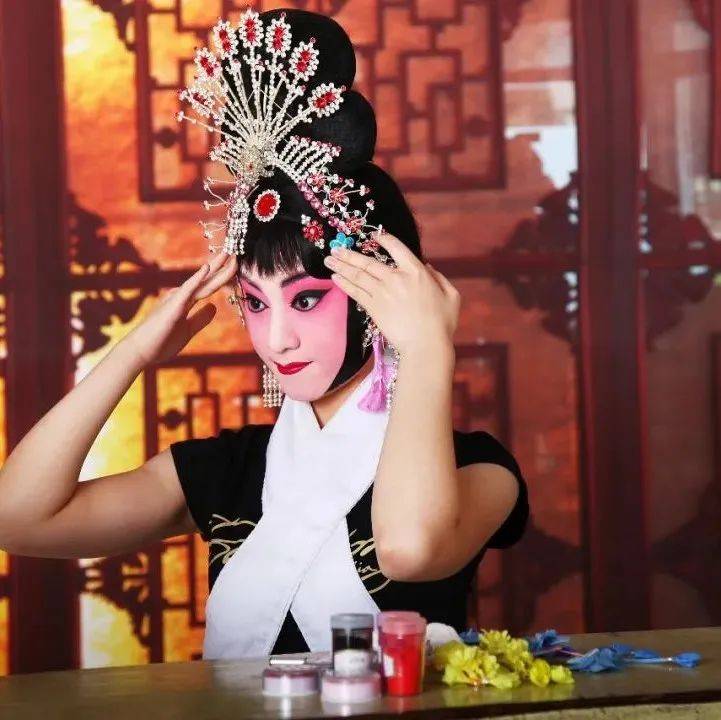 学戏是为了演戏,演员只有真正上台演出才能逐渐进步_表演_人物_行当
