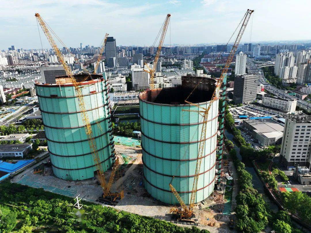 亚洲最大煤气包拆了上海腾发4台履带吊勇担吊移重任