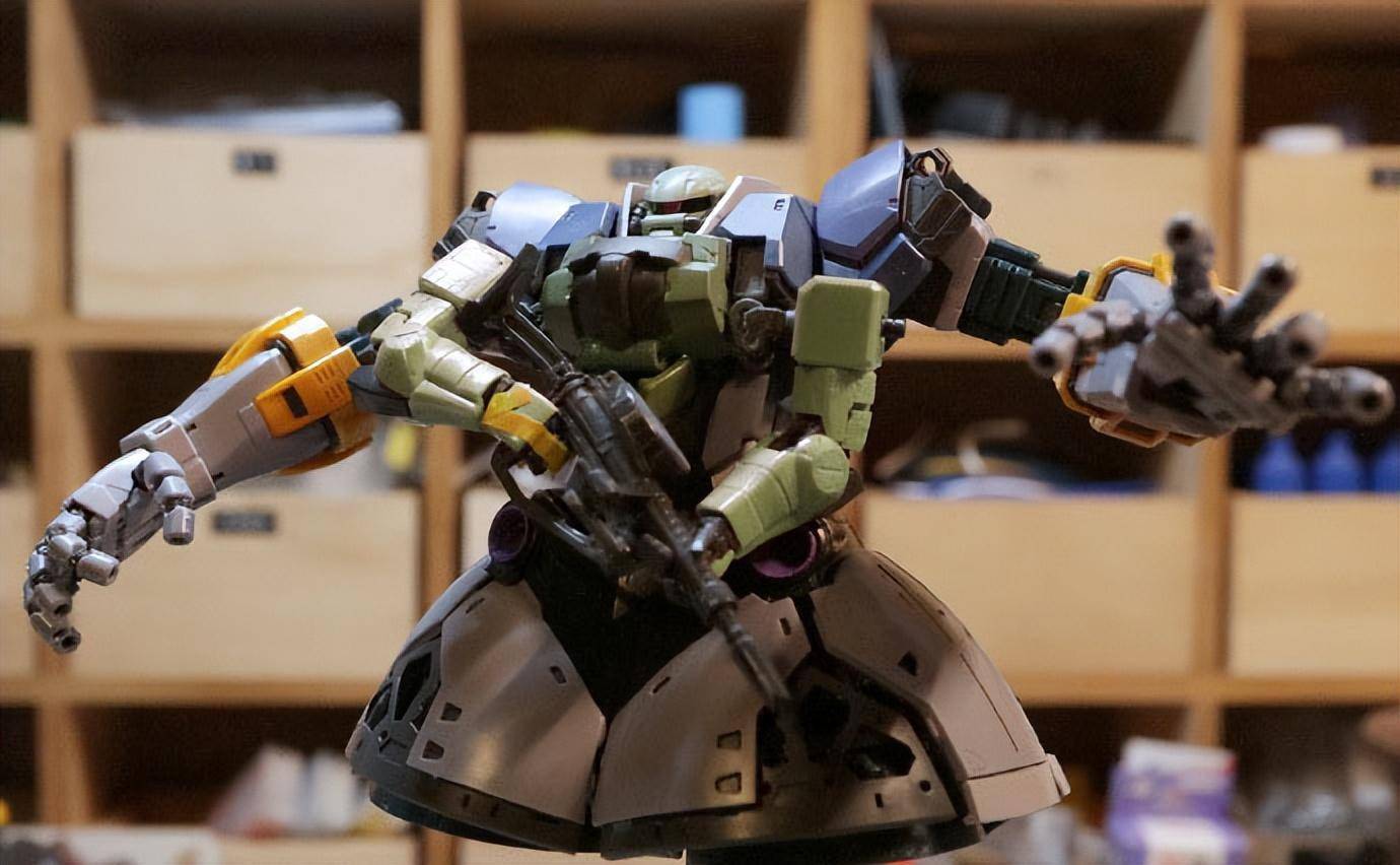 扎古嵌到吉恩号内改造精神力扎古模型