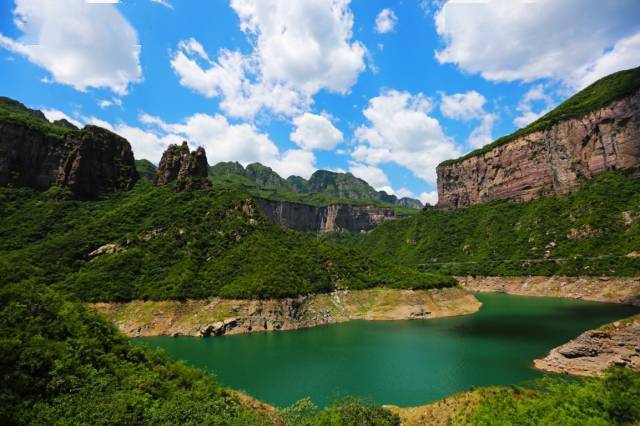 宝泉水库山水随情入画屏
