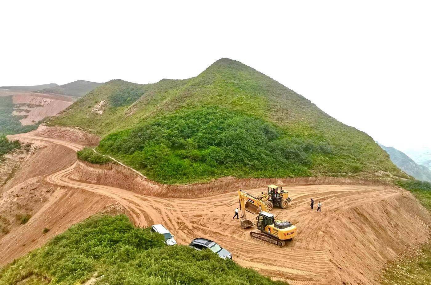 王新强调研铁笼山大景区旅游公路建设工作