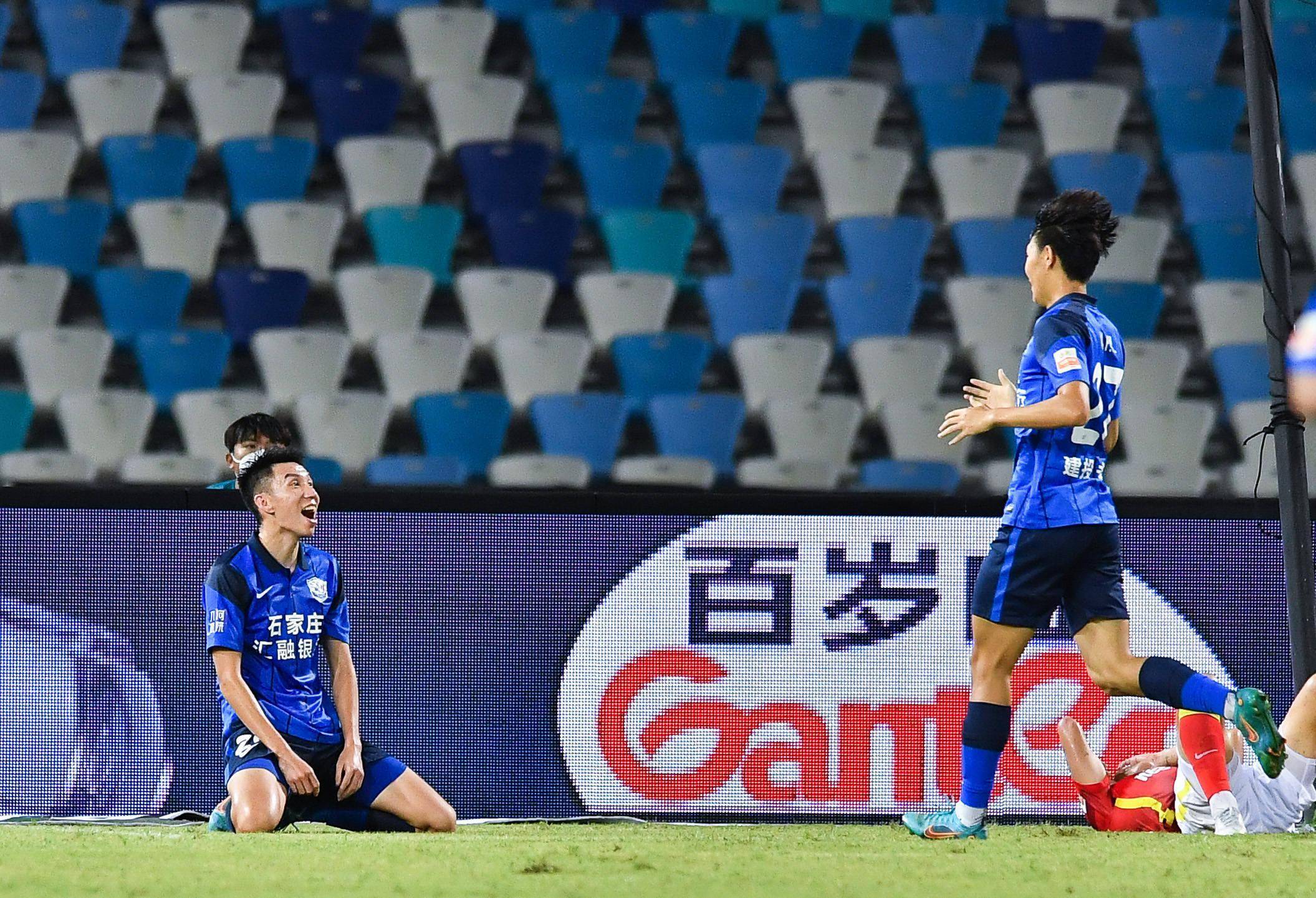 足球中超沧州雄狮队胜广州队