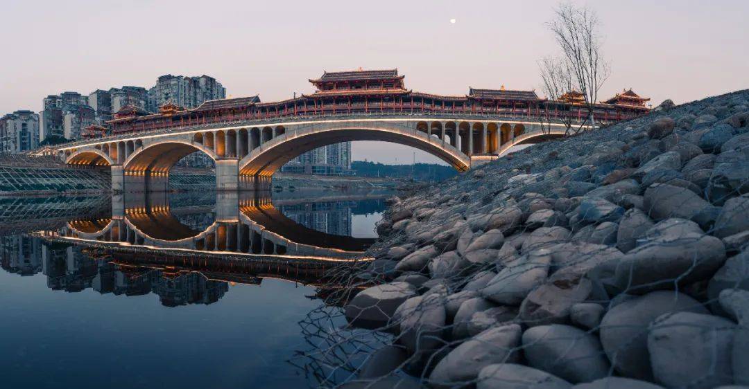 中国最长木拱廊桥万安桥被烧毁,始建于北宋_中国最长木拱廊桥遭焚毁 