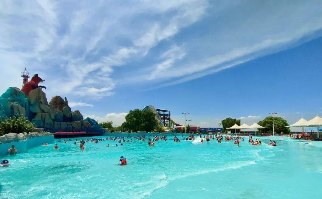 流泉叮咚,瀑如珠落,风过林喧._清凉_水上乐园_欢乐世界