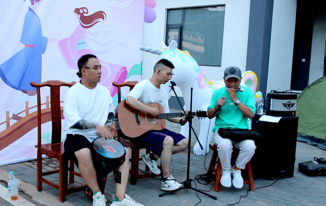 栾川县重渡沟管委会副主任王琳新南村支部书记王朝出席了本次活动栾川