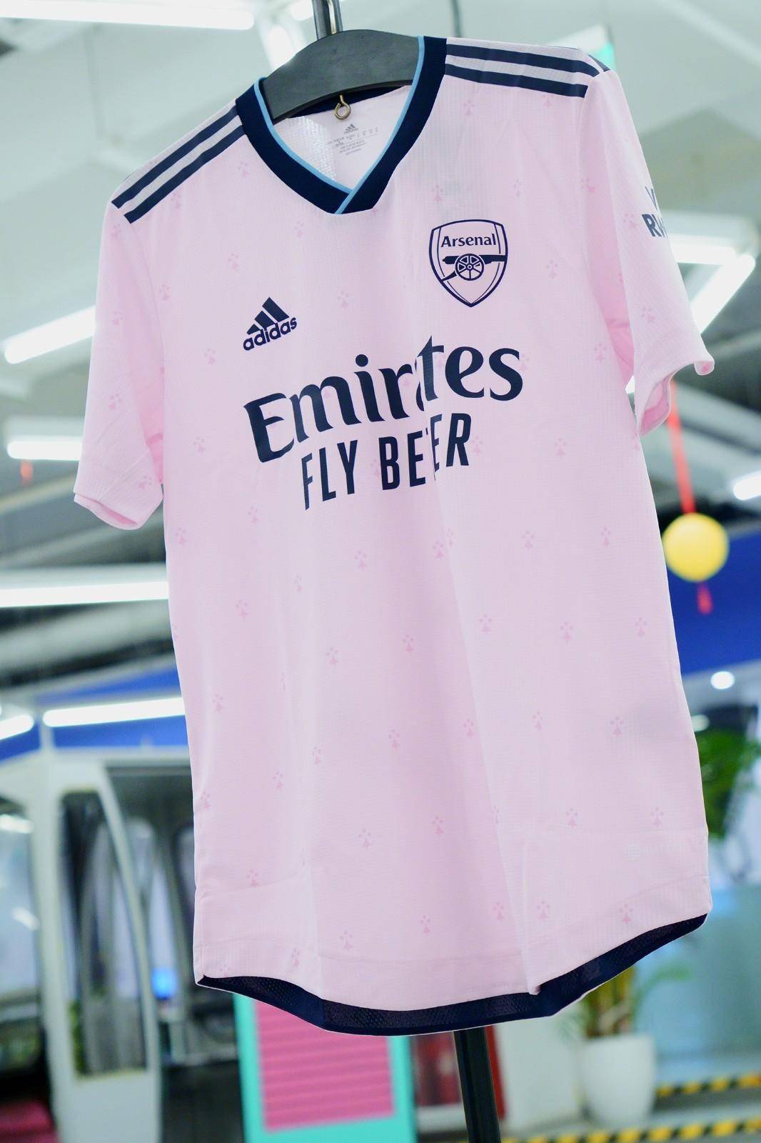 阿迪达斯携手阿森纳发布2022/23赛季主场球衣 - 球衣 - 足球鞋足球装备门户_ENJOYZ足球装备网