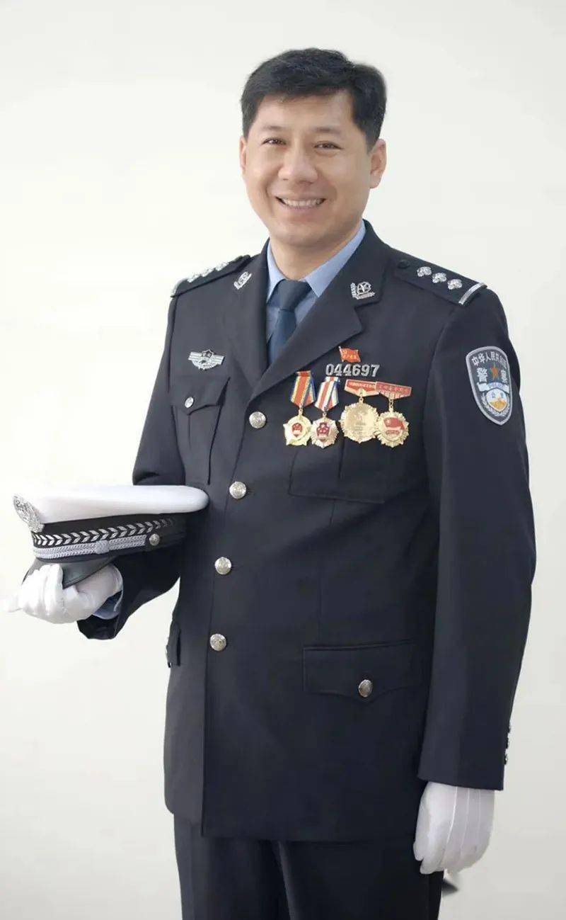致敬道德模范 | 赵猛:把群众的安全放在心上_儿童_巡逻_责任