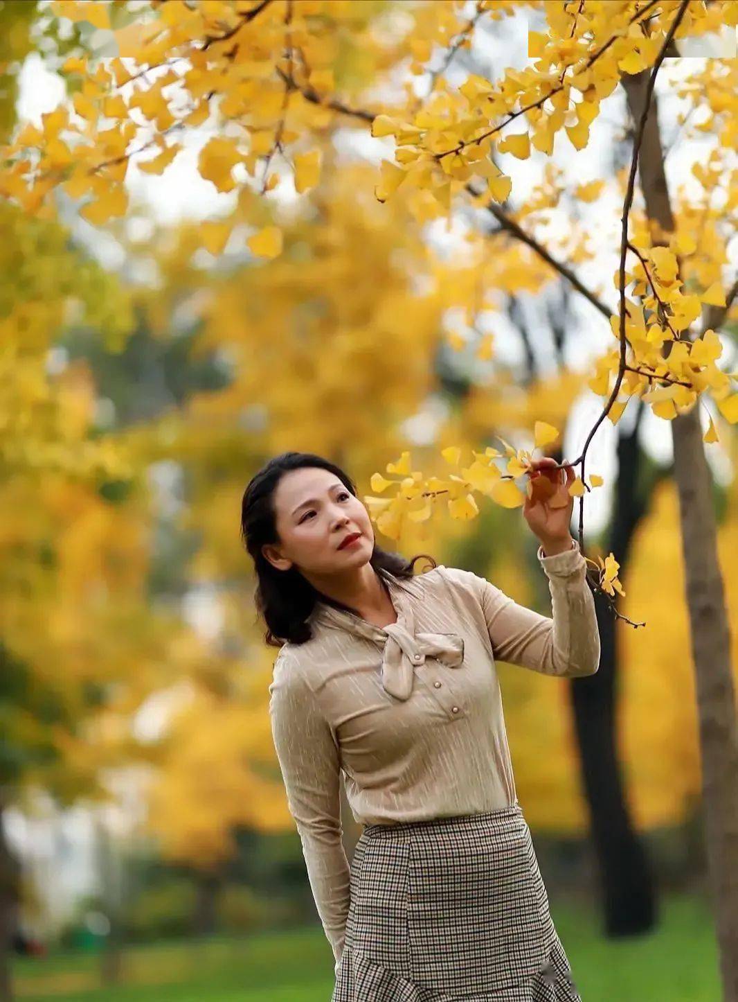 人像摄影摆姿60岁左右中老年如何摆pose最好最自然