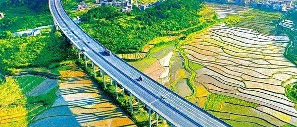 非凡十年看变迁丨高速路网畅通中国_高速公路_企业_走廊