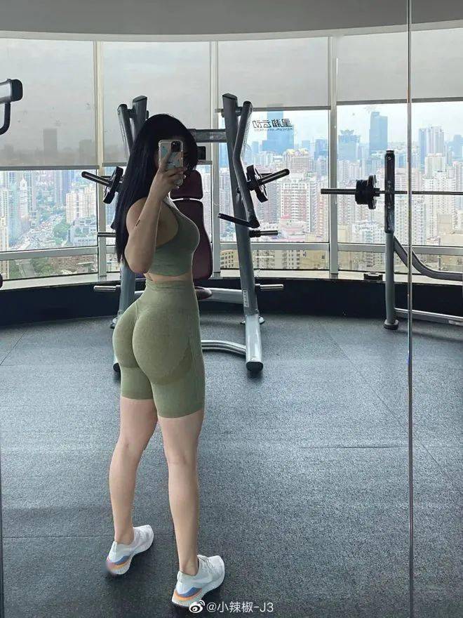 完美腰臀比,蜜桃臀太诱人～练习翘臀必须选择适合自