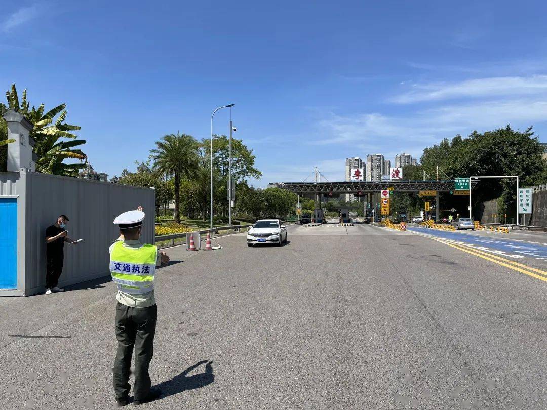 【疫情防控】涪陵7个高速路口实行24小时管控_检测_核酸_执法人员