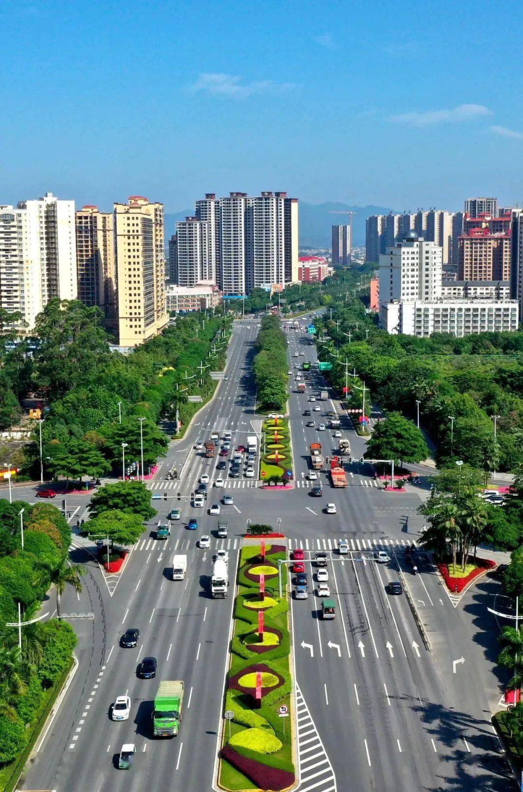 玉林市生态环境局召开2022年全市生态环境保护年中工作会议