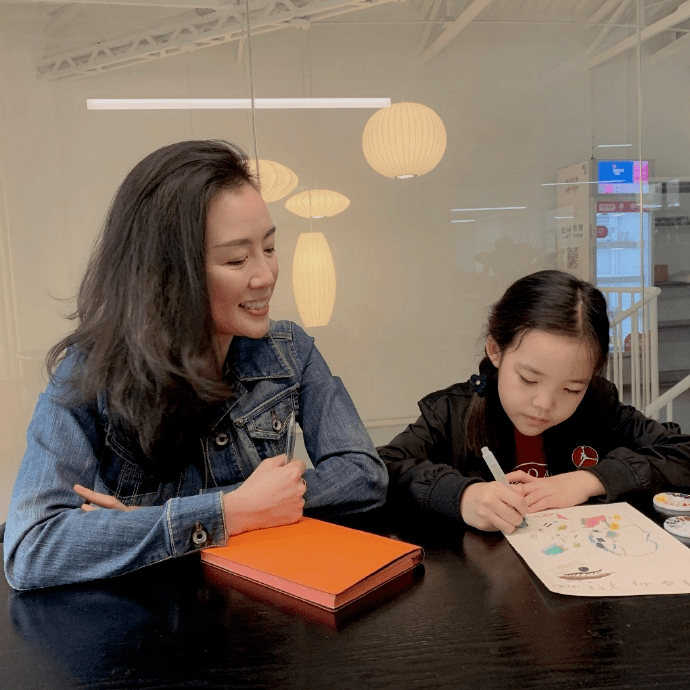 当问问变身艺术家kiera ye_作品_创作_大姐