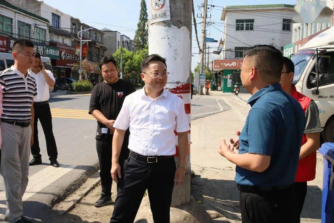 区委书记俞志刚深入多地检查文明创建工作