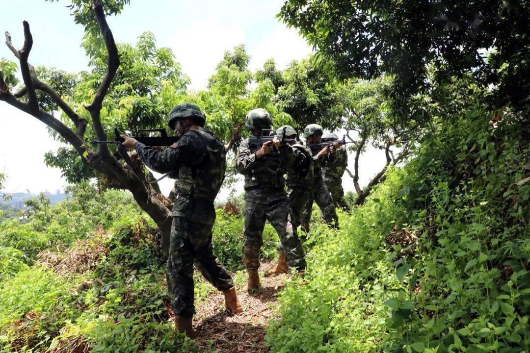 (梁伟 姜宇棋 李斐)2开展多课目连贯考核检验部队实战能力近日,新疆