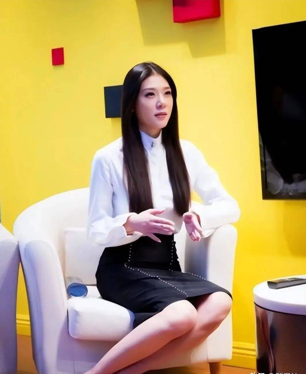 龙光房产暴雷,2000亿违约债务,公司千金携手"穷小子"跑路_姚尚坤_纪