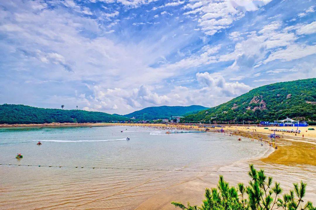 公众号后台回复关键词"半边山",即可获取宁波石浦半边山景区预约入口!