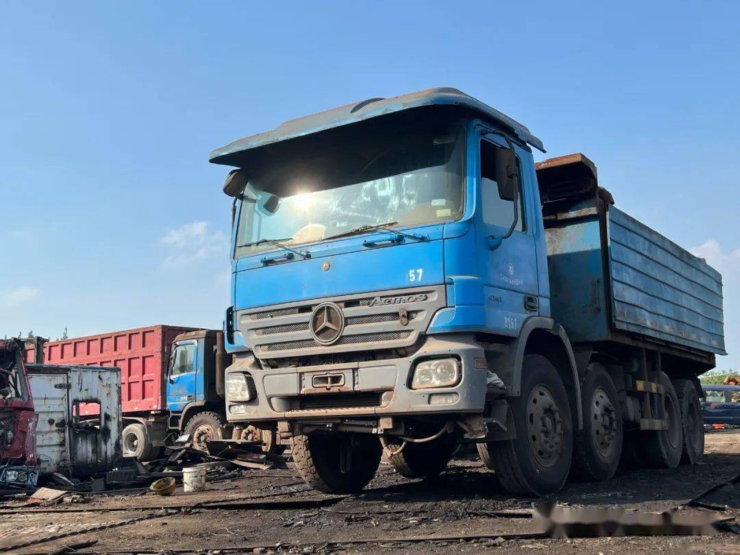 國內罕見車型 短軸距的奔馳actros 4141 8x4自卸車_搜狐汽車_搜狐網