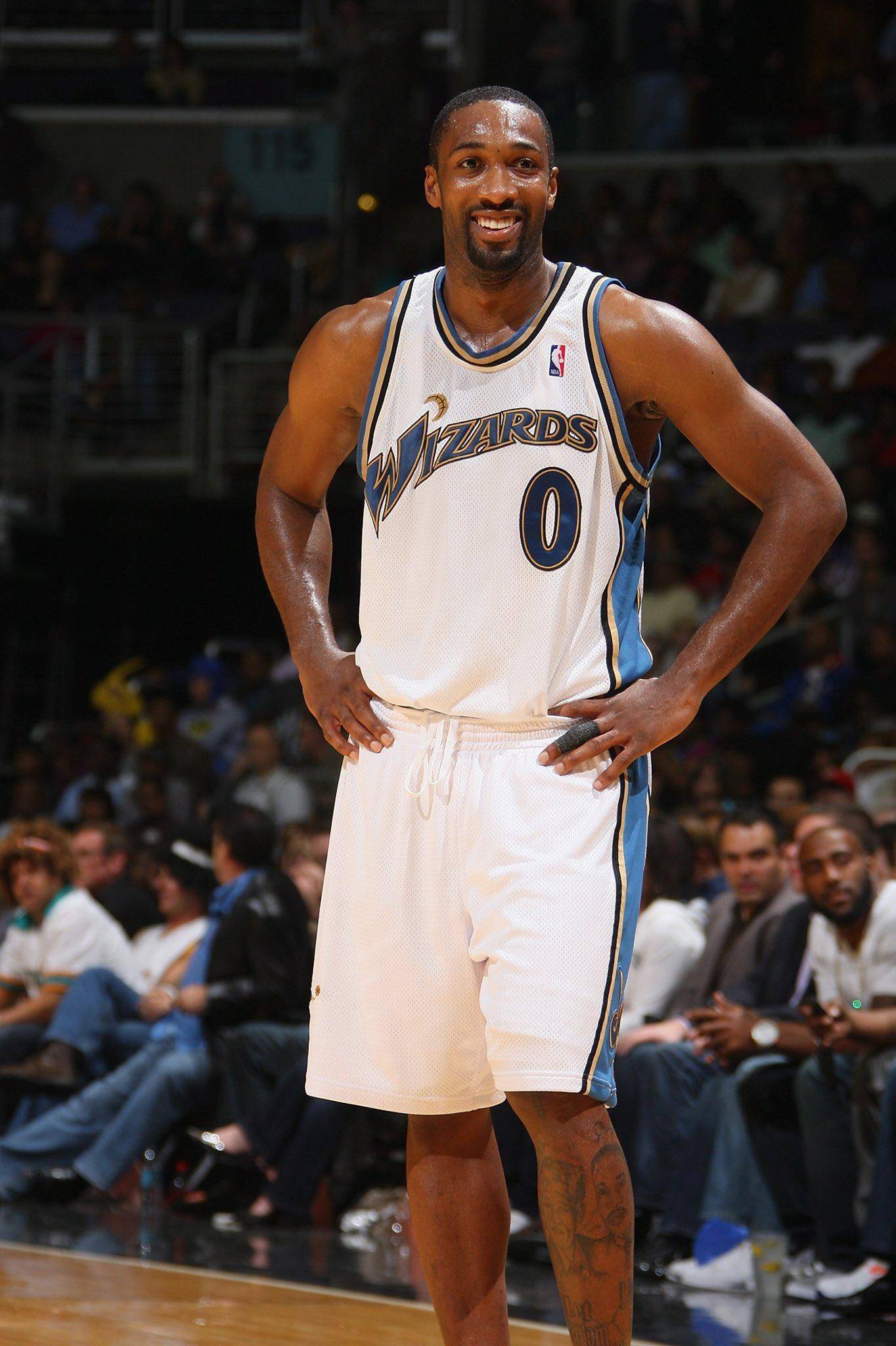 奇才曝新赛季复古球衣乔丹阿里纳斯时期主场球衣