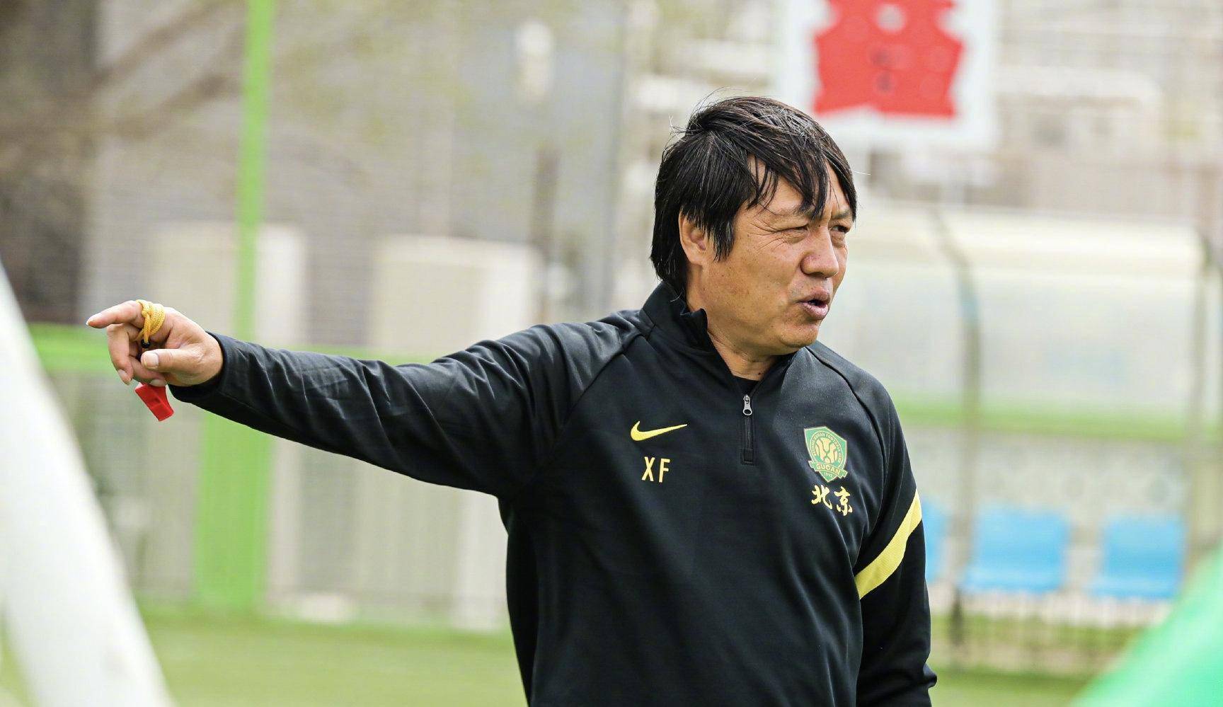 官方回应谢峰为何辞职,名记:有数的都不想接_国安官方:谢峰辞去主教练