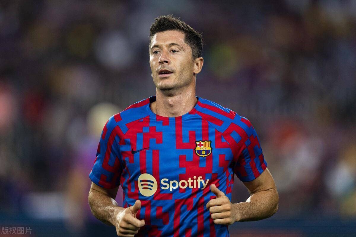 西甲最新积分战报莱万首秀巴萨主场闷平弱旅排第5黄潜大胜领跑