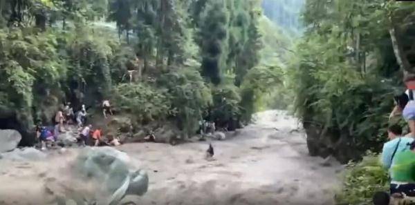 彭州山洪造成7死，悲剧为“野生景区”敲响警钟 | 时评