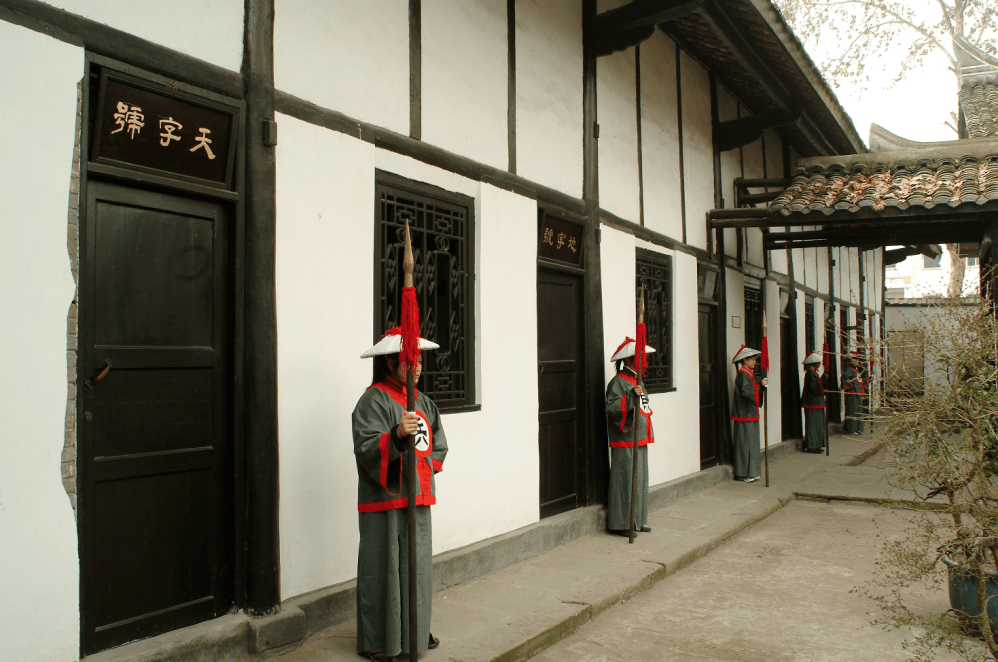 再说阆中贡院又称四川贡院,全国重点文物保护单位古时兴科举,贡院出