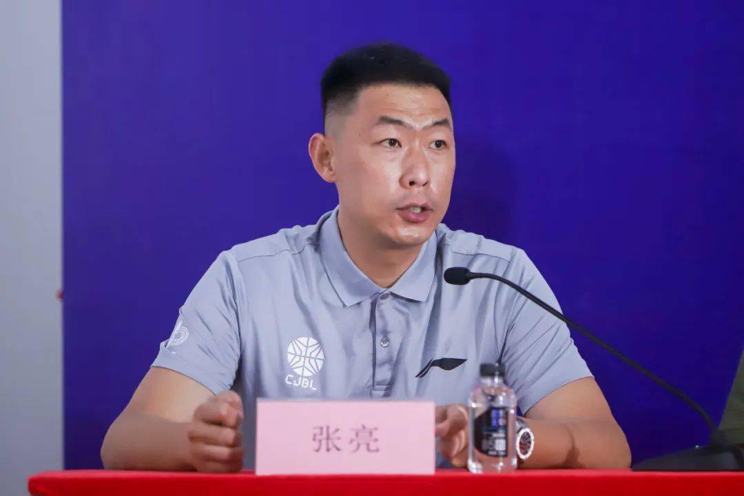东莞光明中学与龙狮篮球俱乐部签署深度体教融合合作协议_体育_广东