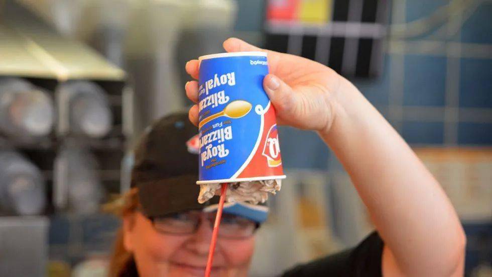 DQ冰淇淋的「倒杯不洒」，是如何成为经典营销案例的？_Beebee_举动_Dairy