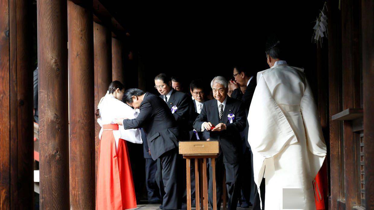 周而复85年参观靖国神社,被开除党籍,申诉16年后,中纪委:平反