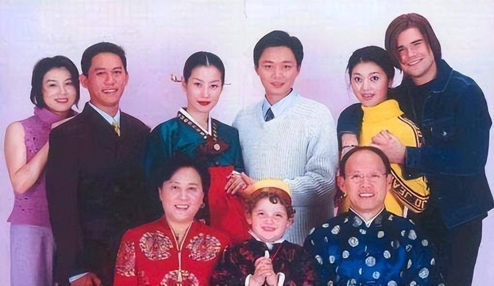 2007年,孔笙导演在筹拍《绝密押运》时,提议让刘奕君出演其中的反派